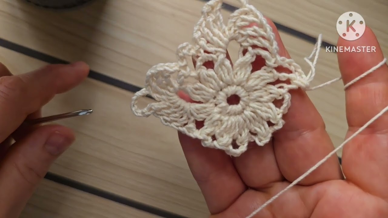 Crochet  stunning  lacy motifs.runner.....🌺🌺🌺