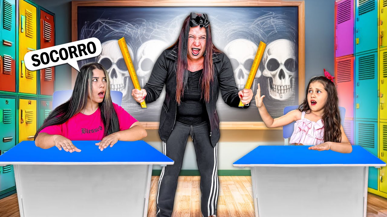 UMA PROFESSORA MALVADA APARECEU NA SALA DE AULA E ASSUSTOU AS ALUNAS!! 