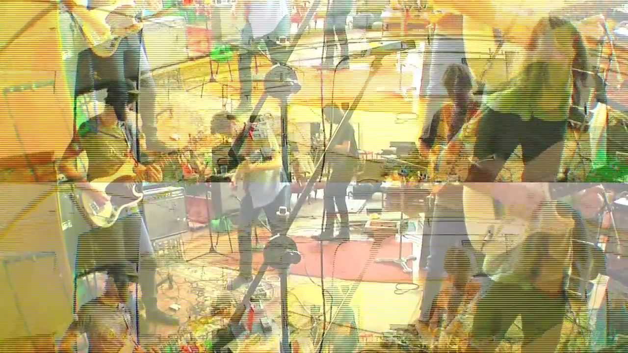 King Gizzard & The Lizard Wizard - Head On/Pill (Live Clip)