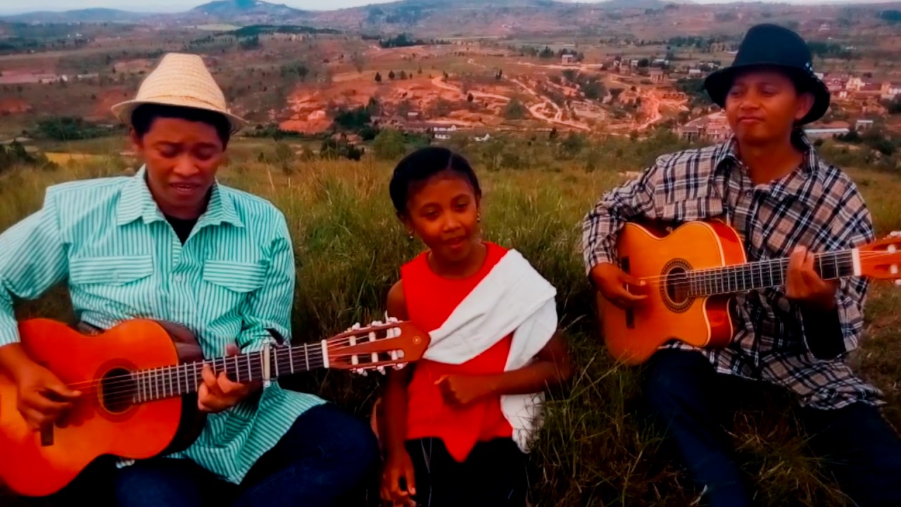 Veloma - FANGIA KALO GASY