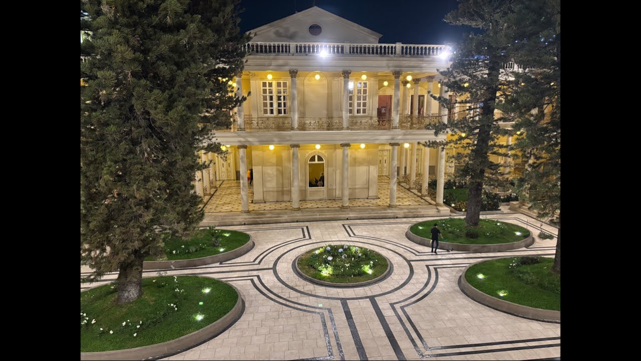 Visitando el Palacio Nacional de El