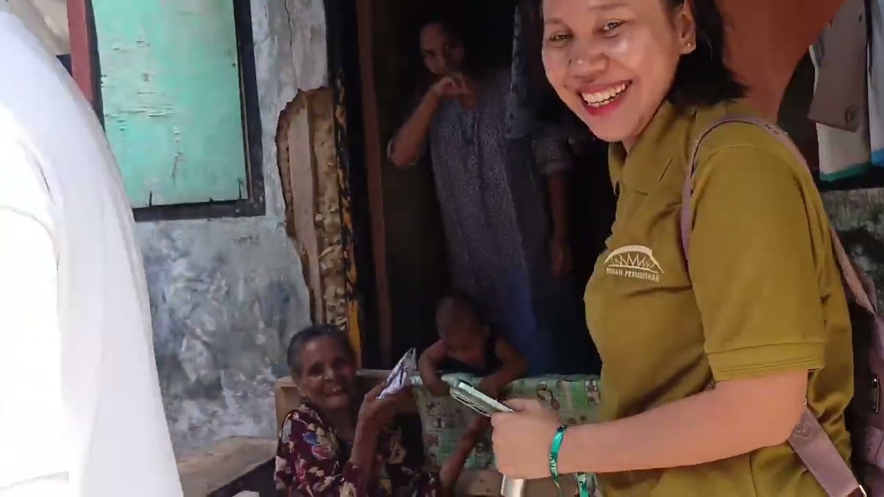 Kegiatan berbagi kasih ,Sekecil apa pun bantuanmu,besar artinya bagi yang membutuhkan.
