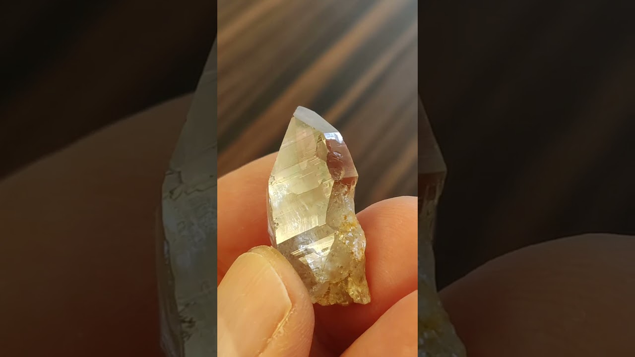 #quartz #crystalsdotcom #gemstone #gemquality #crystalquartz #minerals #lemurianquartz #crystalshop 