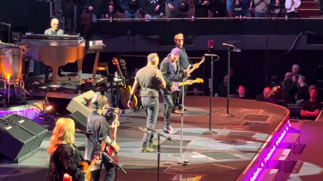Hungry Heart (Live At KIA Forum 4-4-24) - Bruce Springsteen 