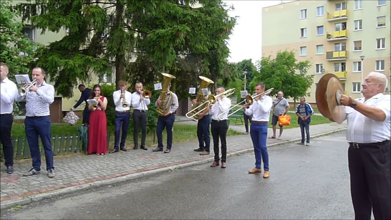 Marsza weselnego zagrała Orkiestra Dęta Leżajsk 1.07.2021. Z cyklu 