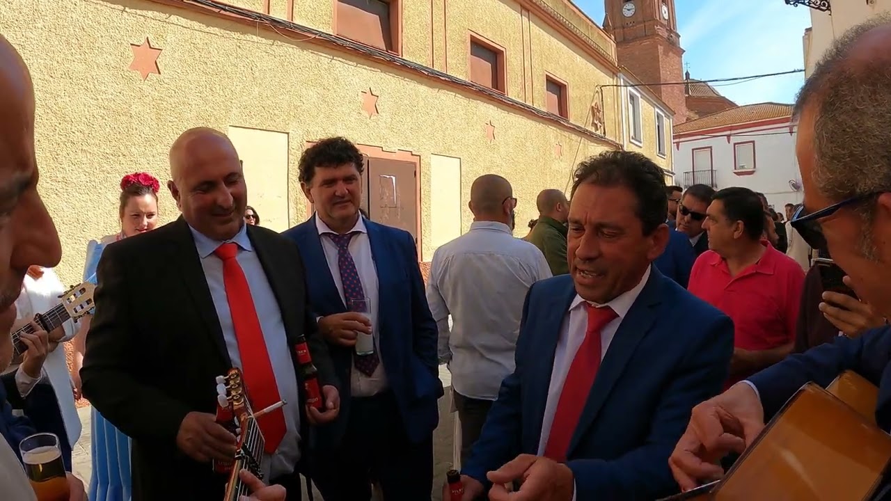 CRUZ CHICA 2024 -EL ALOSNO- CANTANDO POR LA MAÑANA.