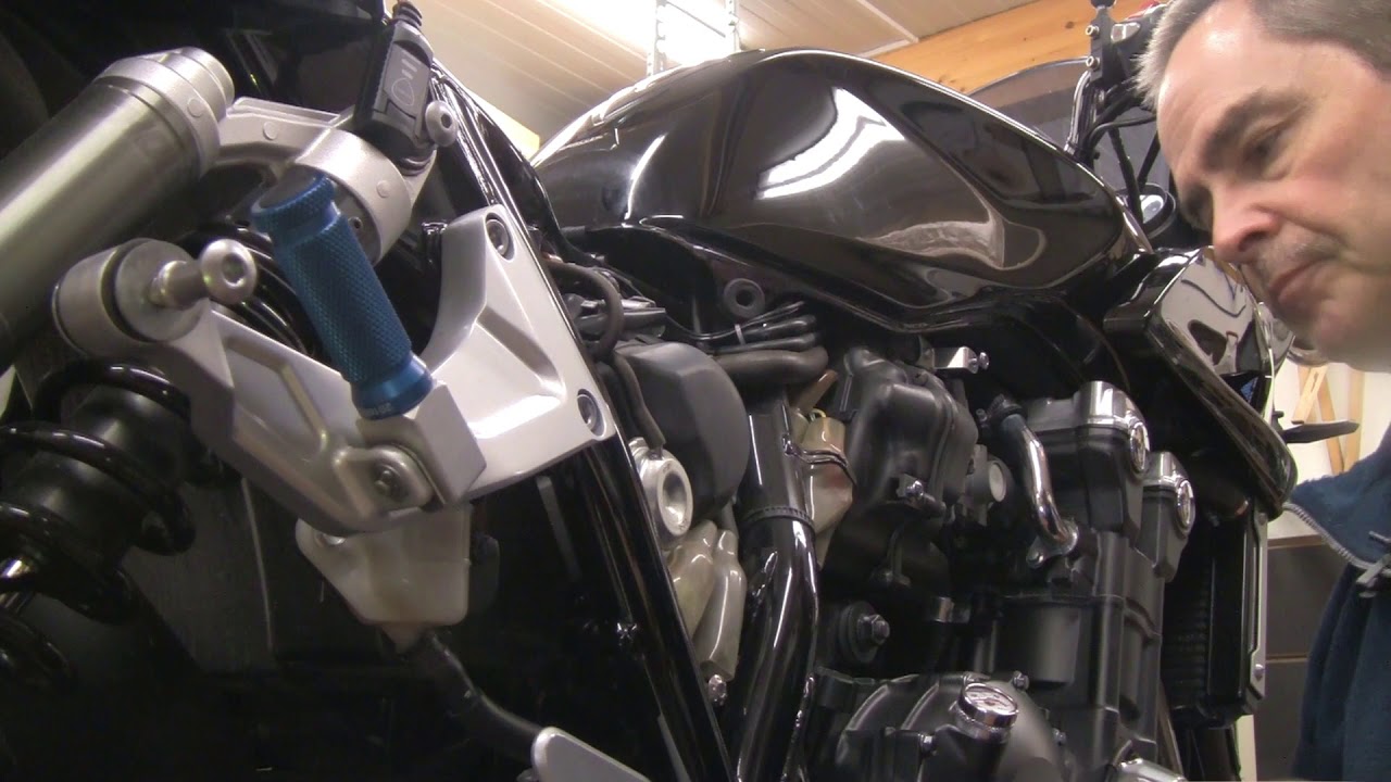 Honda CB1300 - SC54 -- Umbau auf Stahlflex - Hinterradbremse