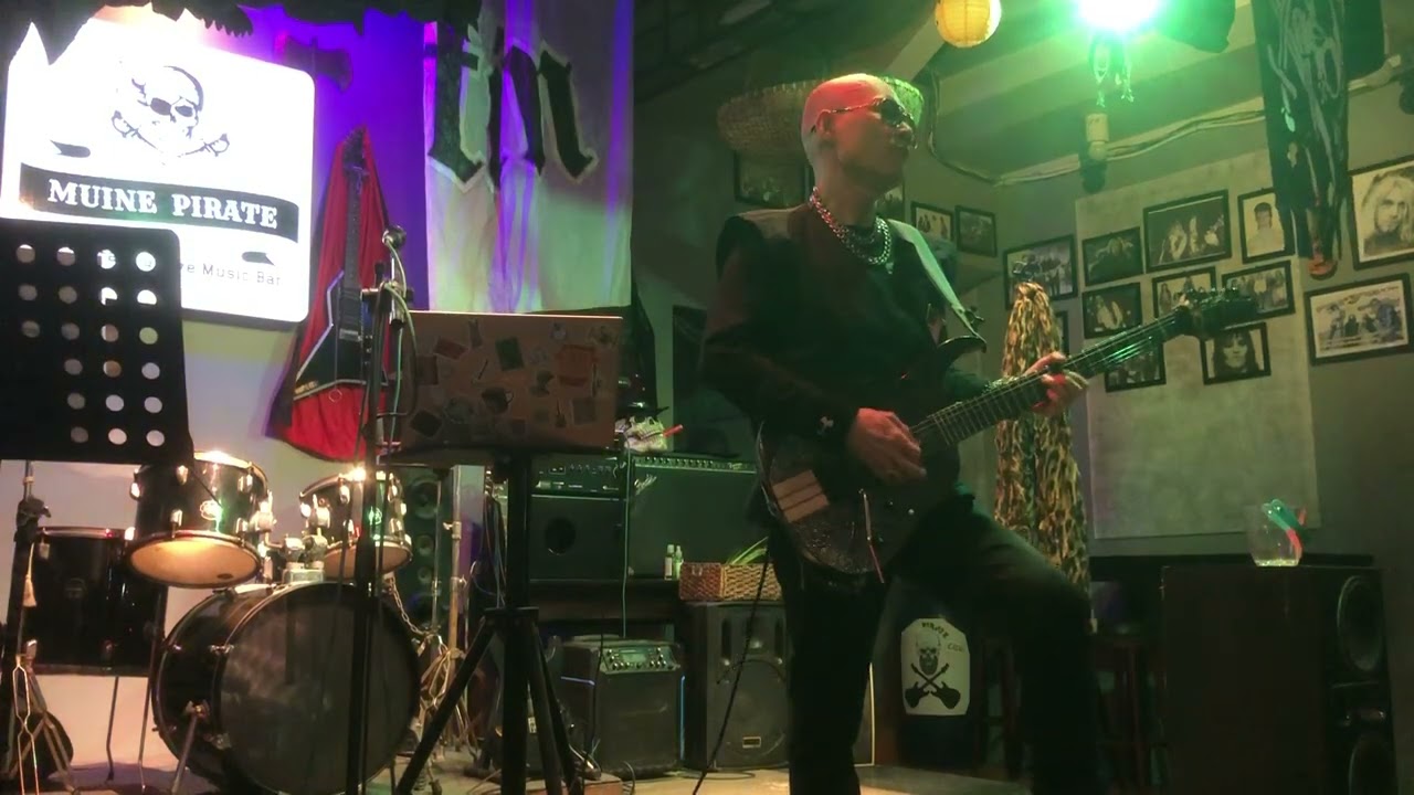 C-Rock Bluesman Vietnam 🇻🇳- Sharp Dressed Man (ZZ Top) live at C-Rock Blues Club