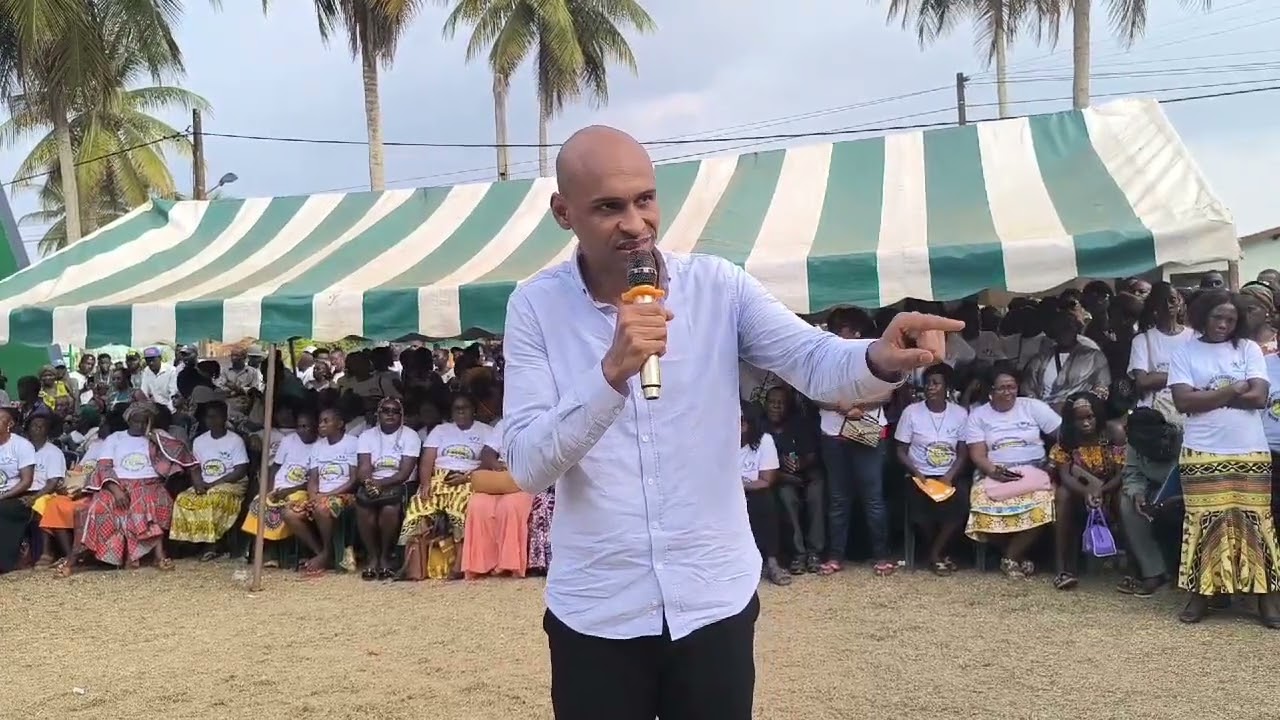 Jean-Rémy Mbele, Proviseur des lycées Mbele de Libreville et d'Akanda s'adresse aux lycéens de Bitam
