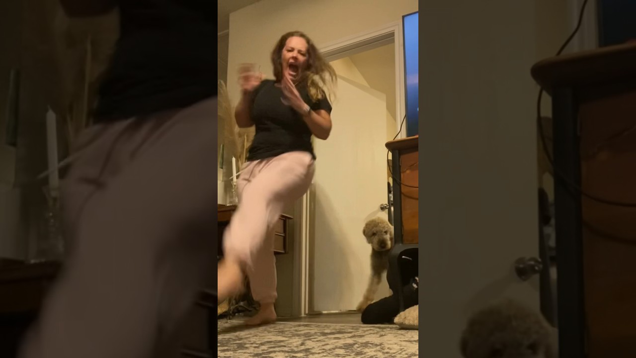 Scaring my aunt part 8😂 #shorts #scared #prank #funny