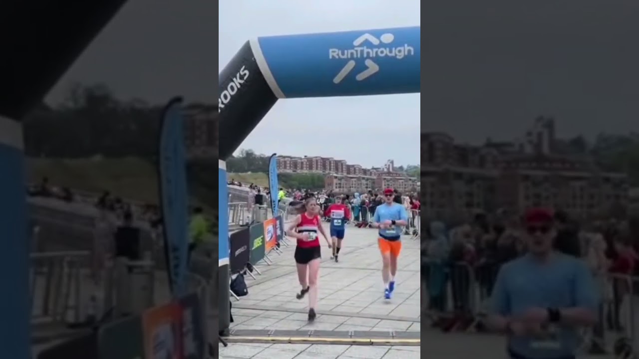 FINISHING THE @RUNTHROUGHUK QUAYSIDE 5K WORK A NEW PB