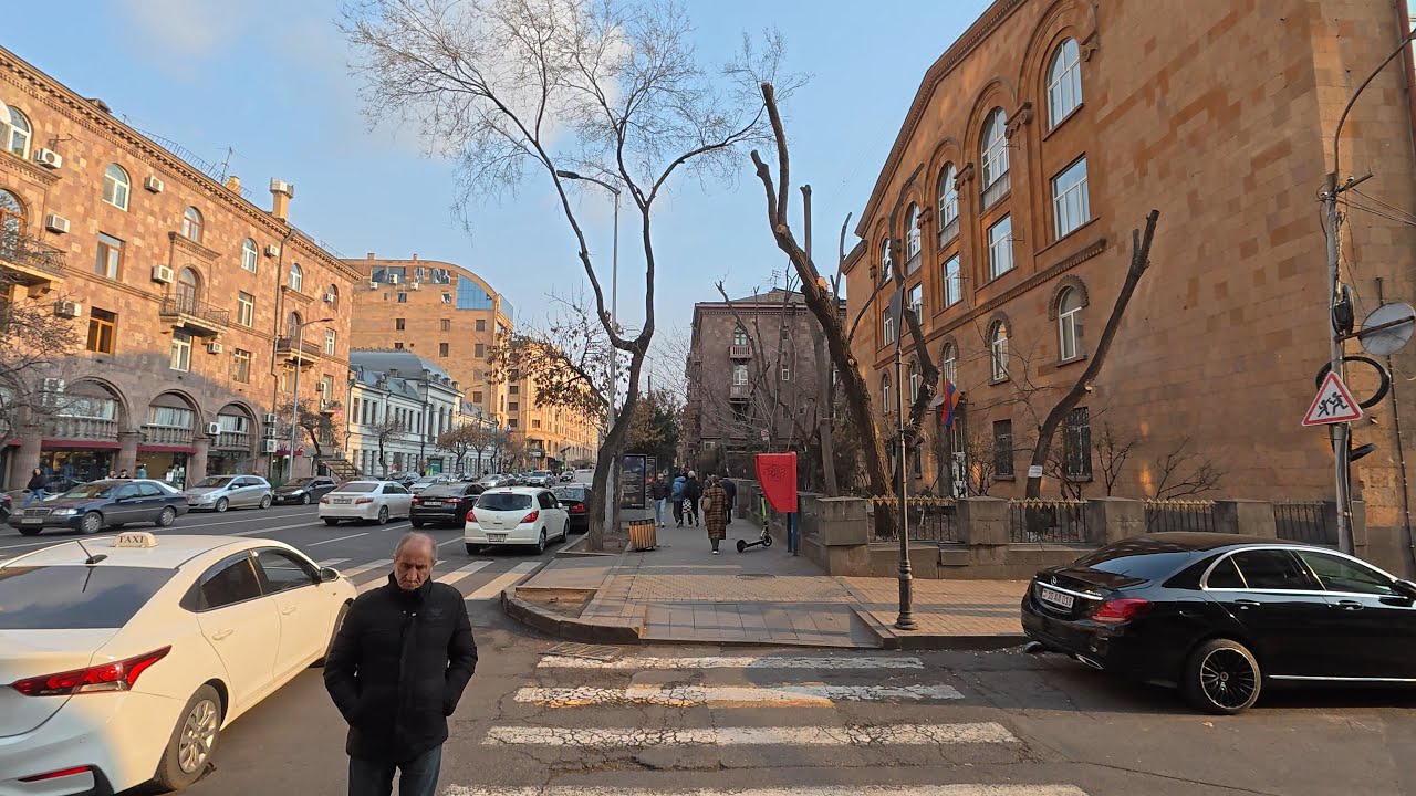 Yerevan 4K: Amiryan str., walking with trees #walkingtour