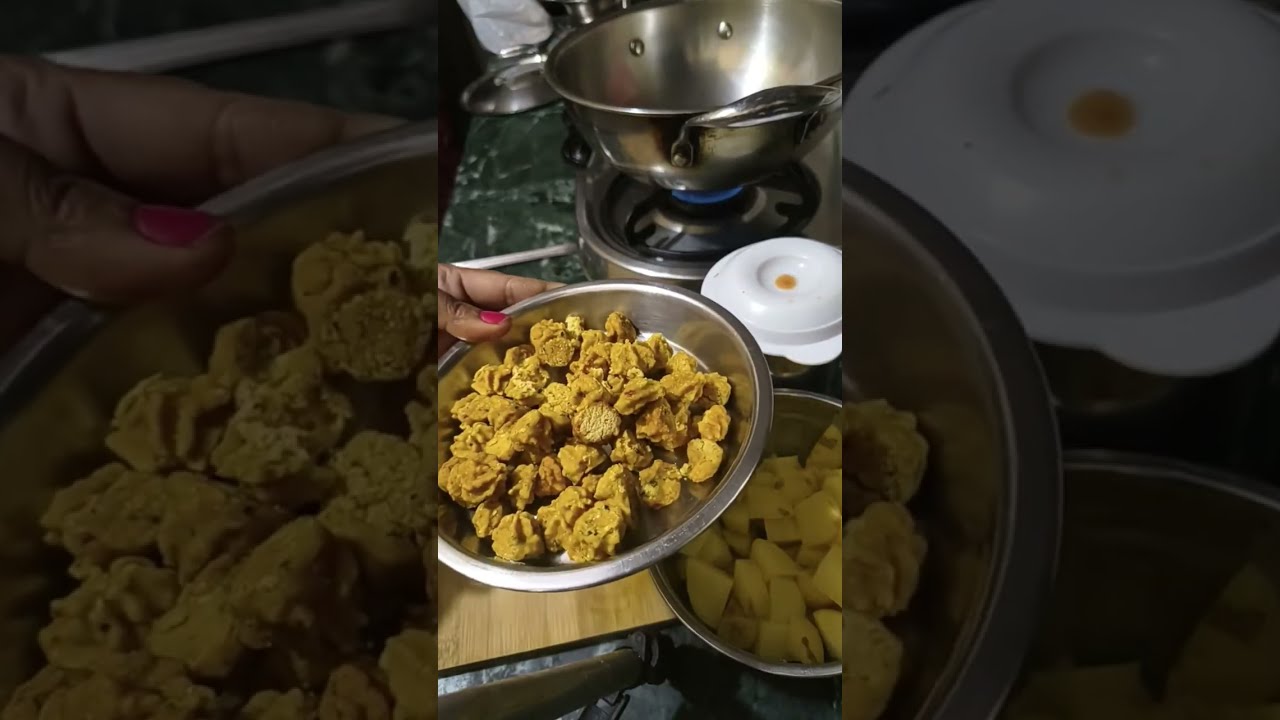 Aloo or mong dal vadi ki sabji 🍅🌶️😋✅💯
