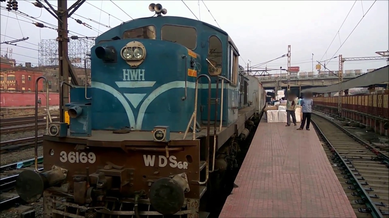 Сочетание экспресс-связи Rajdhani с WDS6, Лоцманский дизельный локомотив на станции Howrah