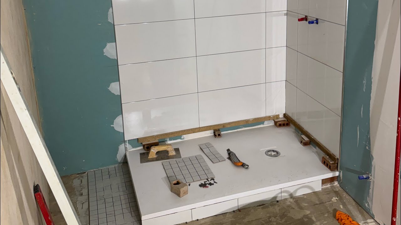 LA OBRA DE LA CASA AVANZA MUCHO Y TENEMOS NUEVO BAÑO