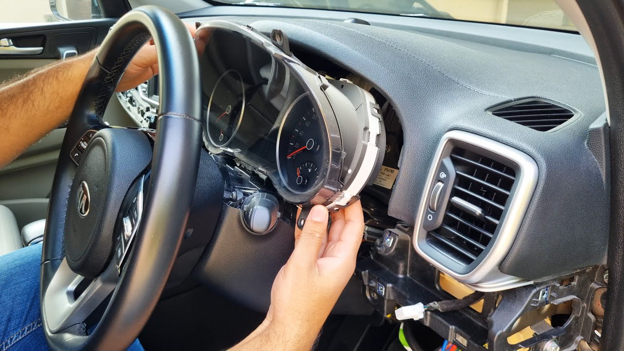 How to replace instrument cluster in Kia Sportage