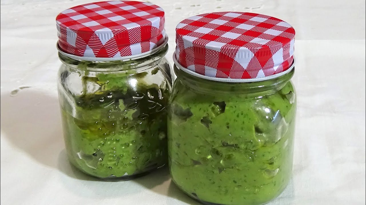 Pesto di basilico semplicissimo e saporito al pecorino