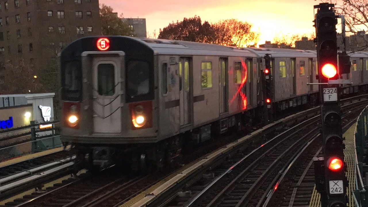 (2) lcl & (5) lcl/exp train action at Jackson Avenue