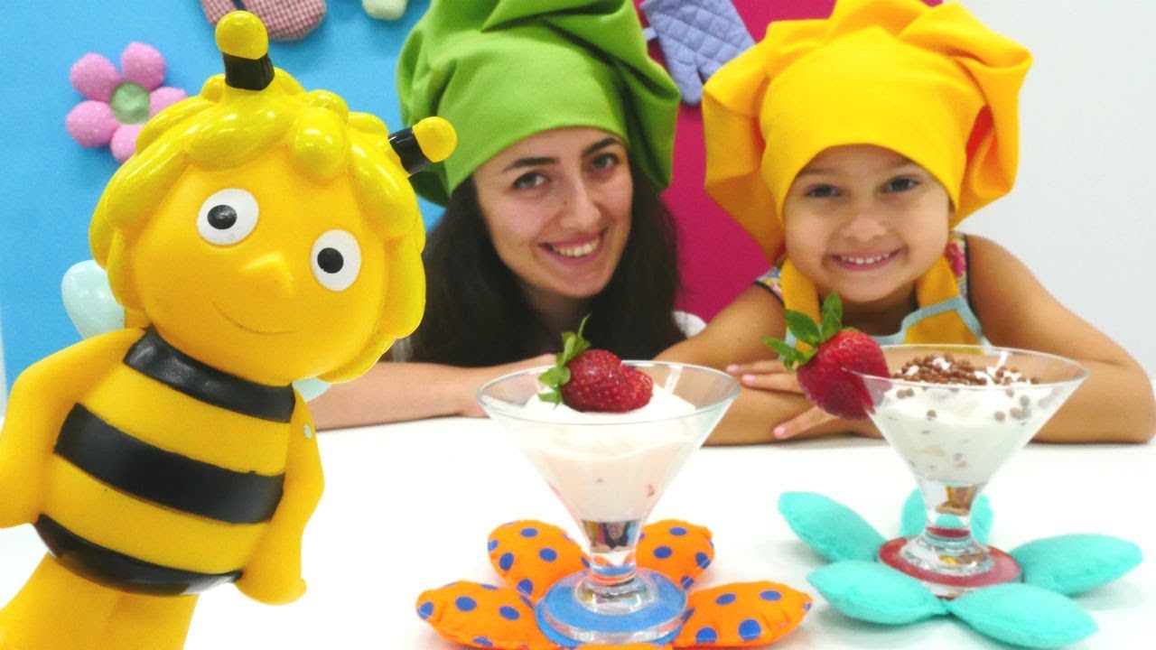 Sevcan Arı Maya için Mini Mutfak’ta çilek tatlısı yapıyor