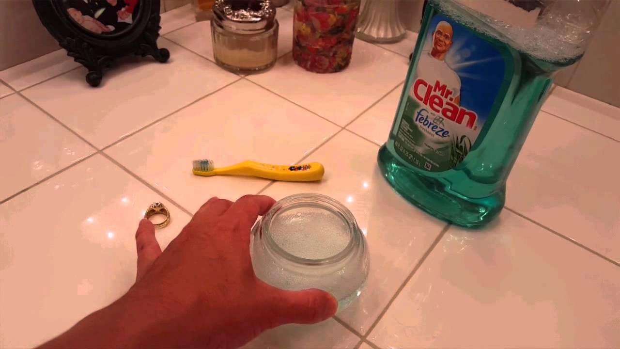 How to make your own DIY jewelry cleaner