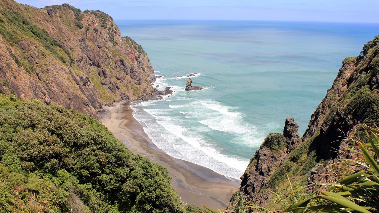 The Amazing Coastal Landforms of Mercer Bay