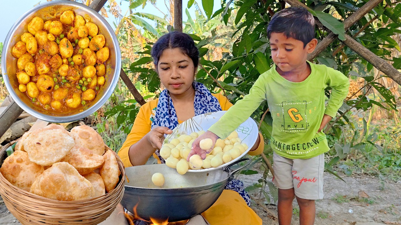 নতুন আলুর দম সাথে ফুলকো ফুলকো লুচি এইভাবে বানালে বাড়ির সবাই বার বার খেতে চাইবে। লুচি আলুরদম রেসিপি