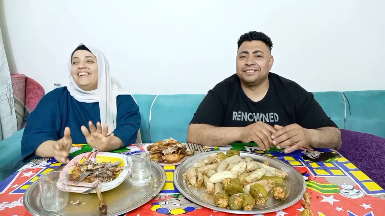 سفره ملوك السعاده عملتلهم صنيتين محشي مشكل بتنجان وفلفل وكوسه 2 كيلو اافخاد دجاج