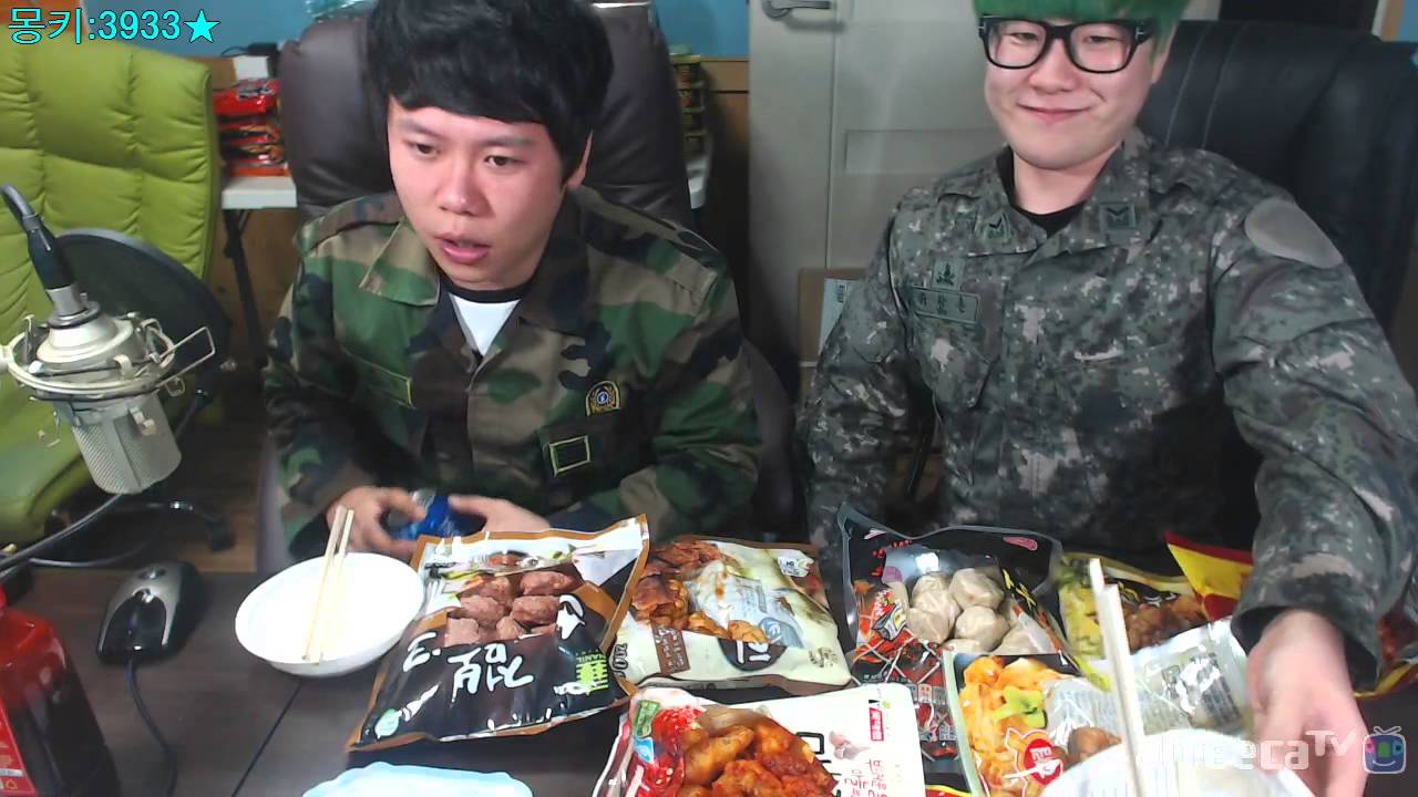 몽키BJ(갑과을먹방! 군대특집? 추억의 PX냉동 가득먹방!!1편)