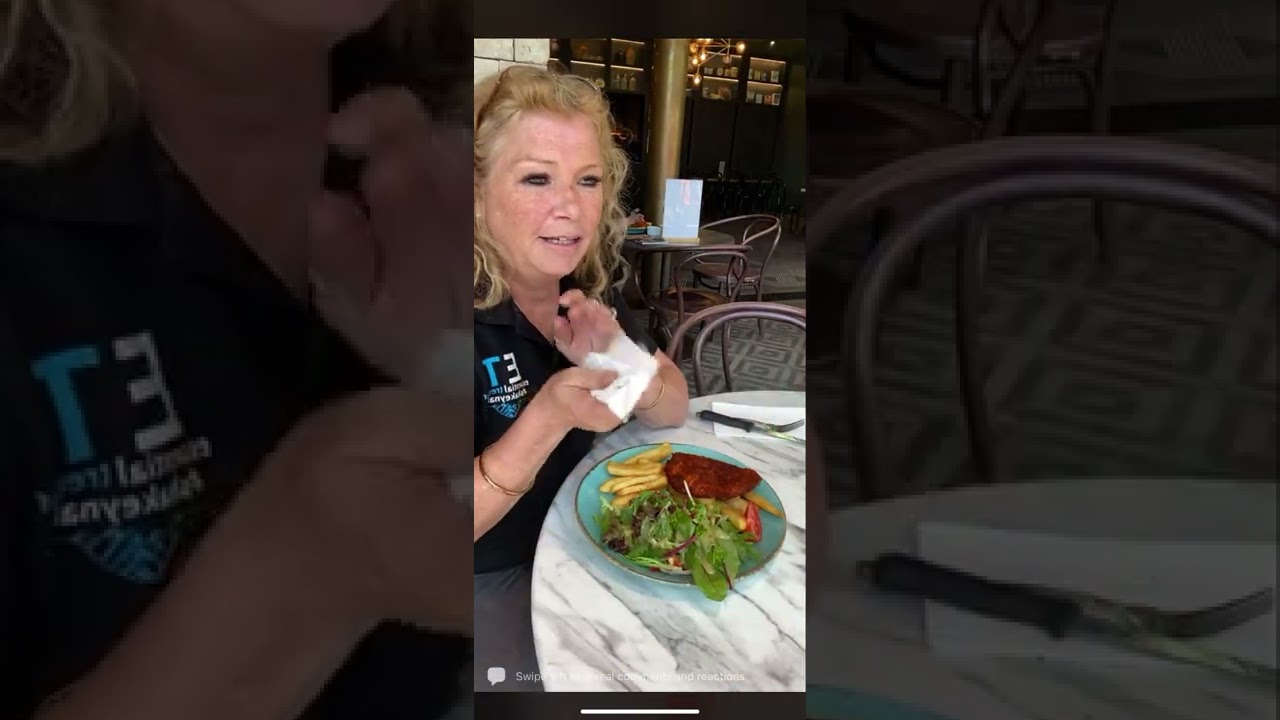 This is why ET is embarrassing in Public 😬🤦🏼‍♀️