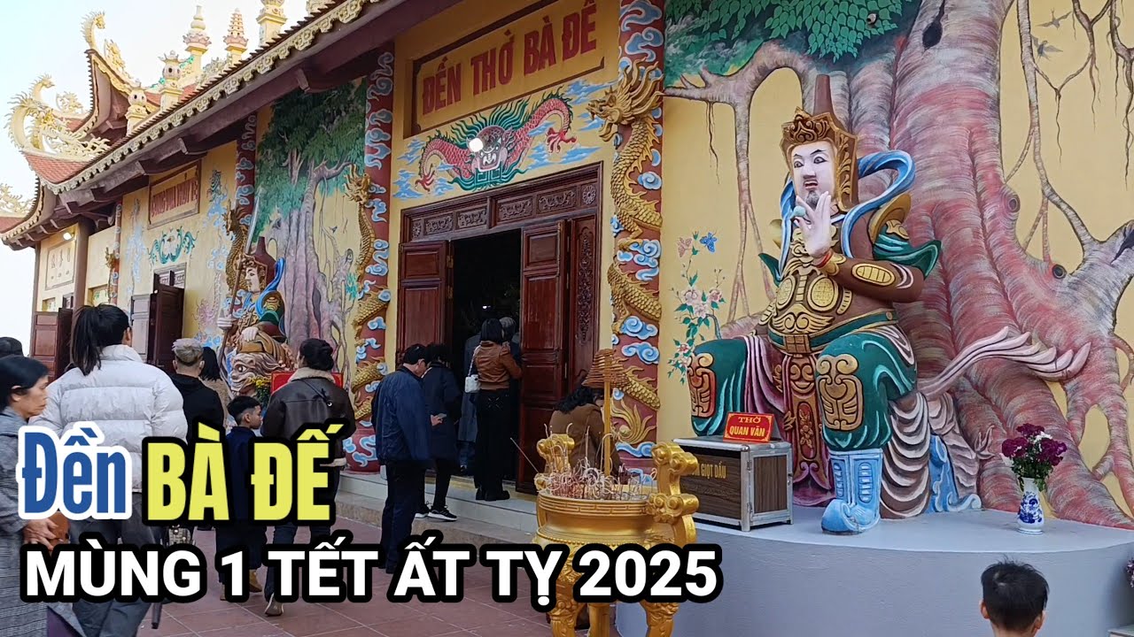 Khách nườm nượp đổ về Đền Bà Đế đi lễ đầu năm Ất Tỵ 2025 (Mùng 1 đầu tháng).