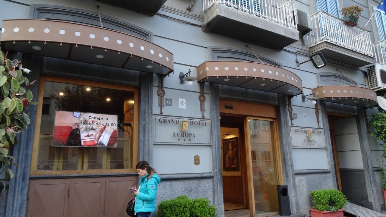 Italy, Naples: A look around the Grand Hotel Europa Napoli