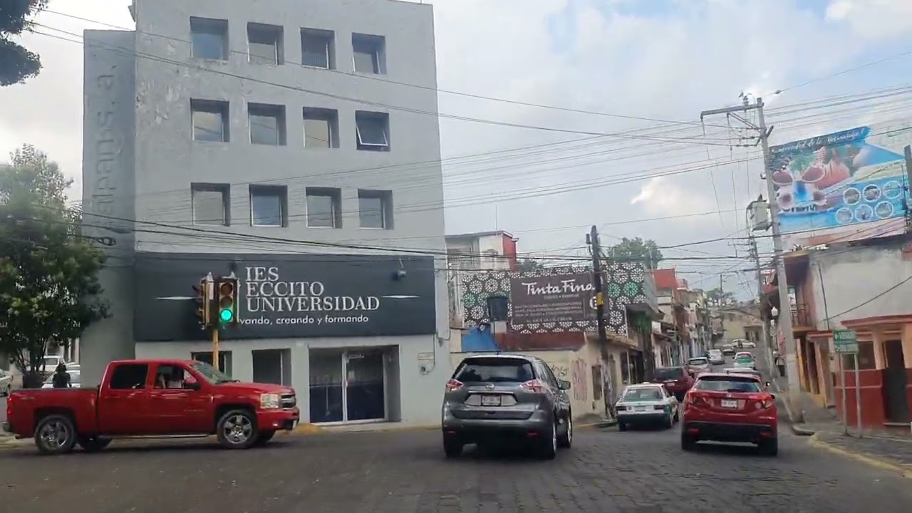 XALAPA VERACRUZ. SE VENDE UNA CASA, EN JUVENTINO ROSAS CERCA DE LOS BERROS.