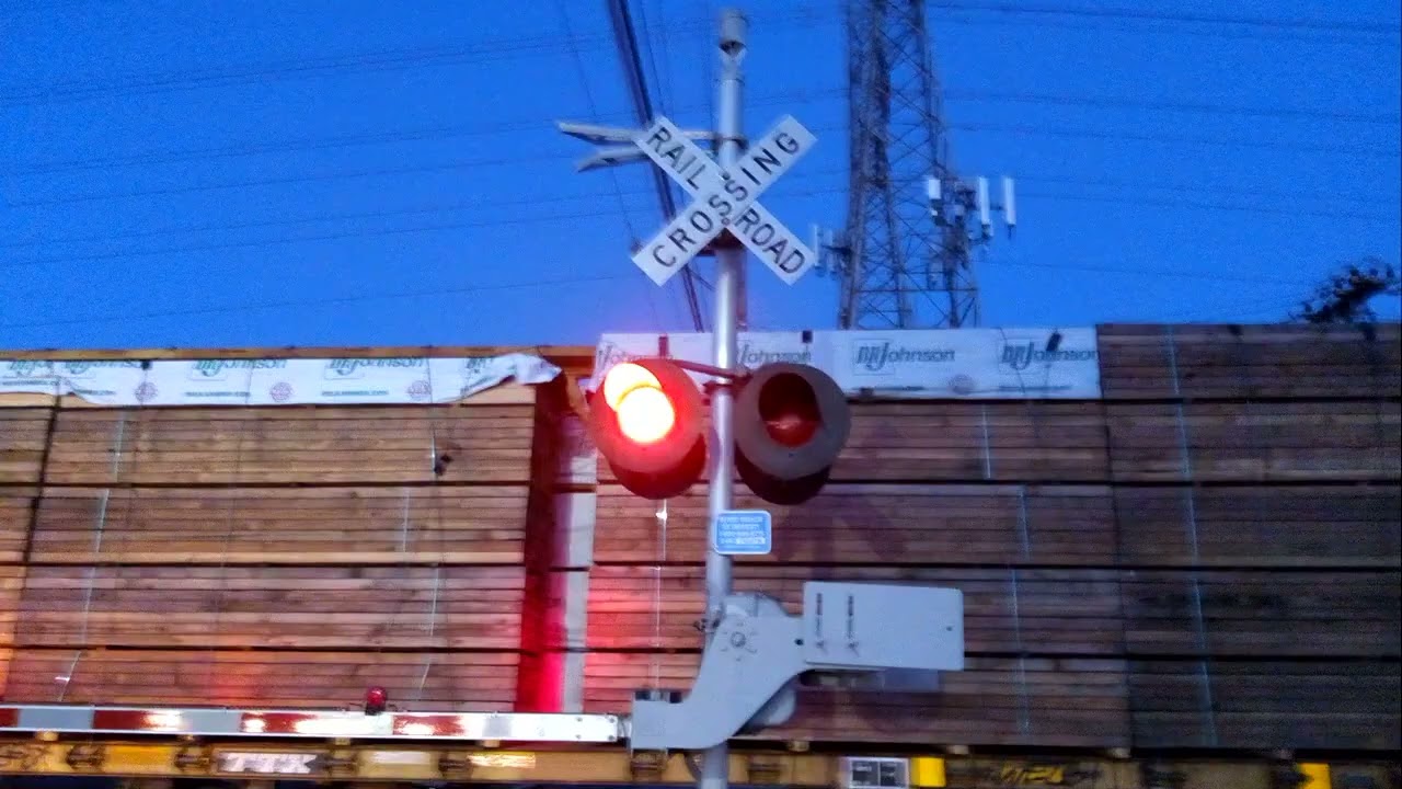 Chapman Ave - Railroad Crossing (Stanton, CA) with UPY #792 and UPY #581