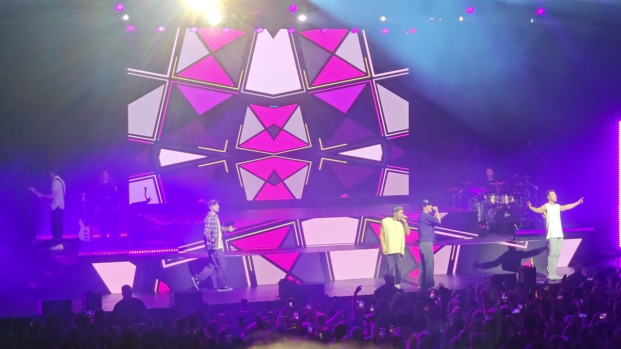 Big Time Rush: Festival Hall: Boyfriend (encore)