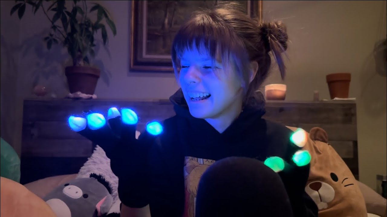 Whisper yappin and gentle tappin for your nappin😴💕ASMR (Page flipping, unintelligible whisper, etc)