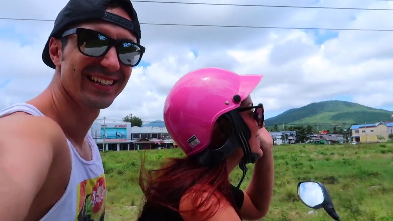 KO PHANGAN: un paradiso da percorrere in scooter