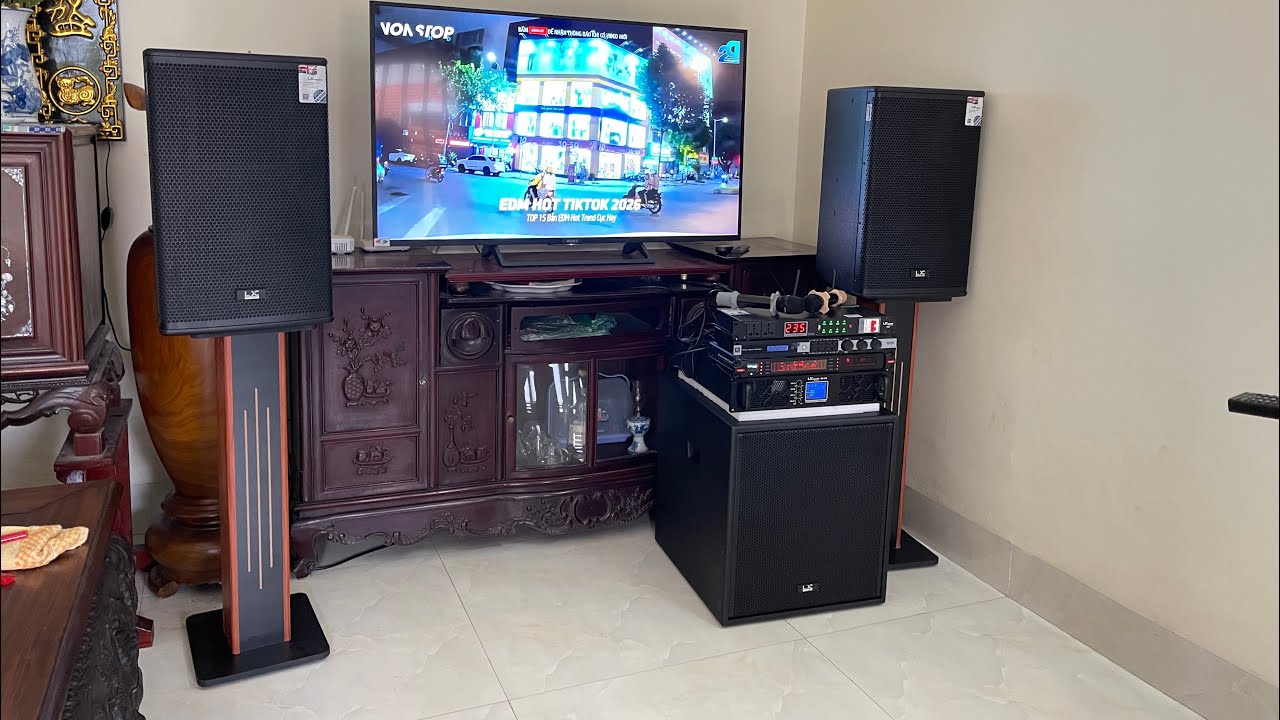 Em Zai Vừa Đi Úc Về Mua tặng  Bố Dàn Karaoke 37triệu Chơi Tết Hát Hay - Bày Đẹp. Lh:0386489826
