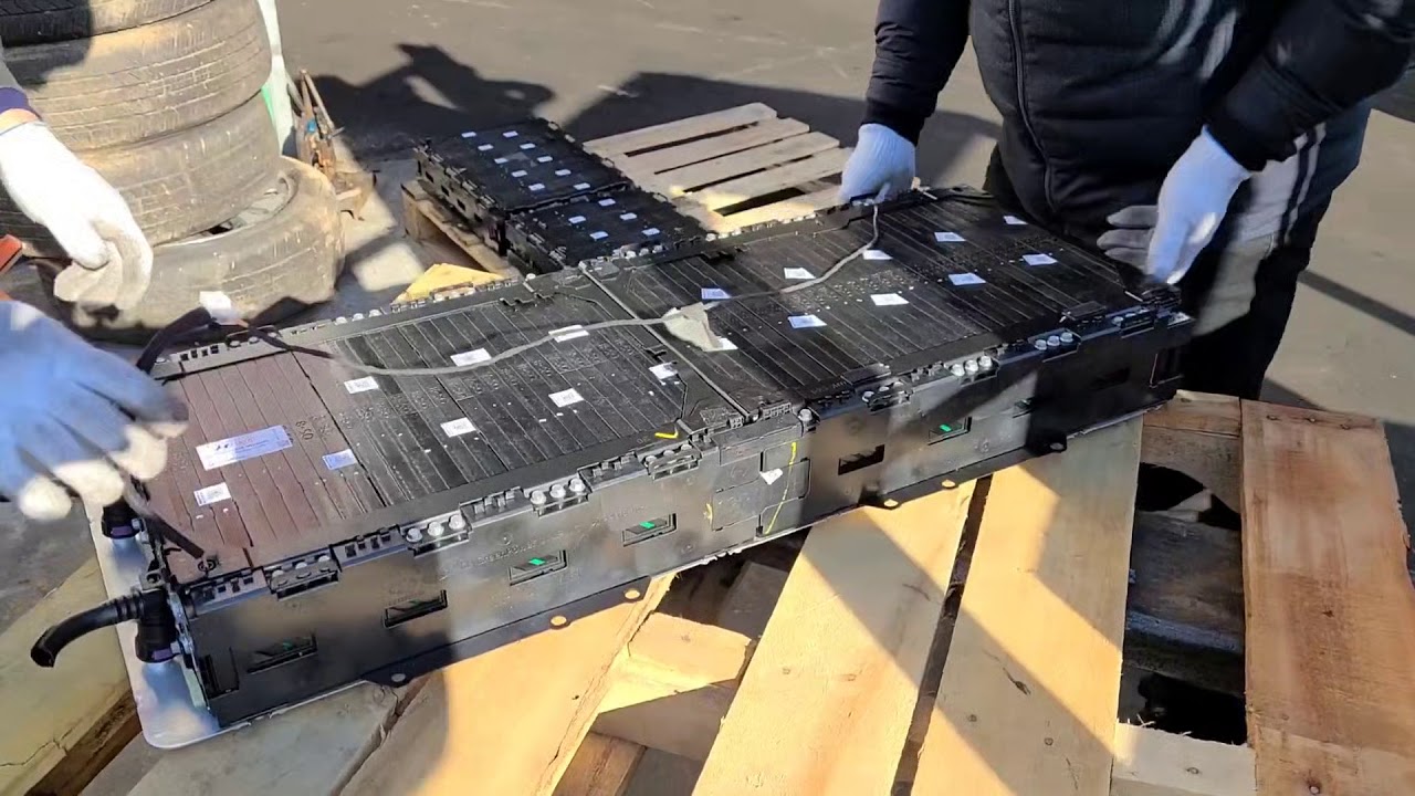 Disassembling Hyundai KONA EV batteries/ 현대 코나 전기차 배터리 해체하기 #코나전기차 #배터리해체 #바스트로 #BASTRO