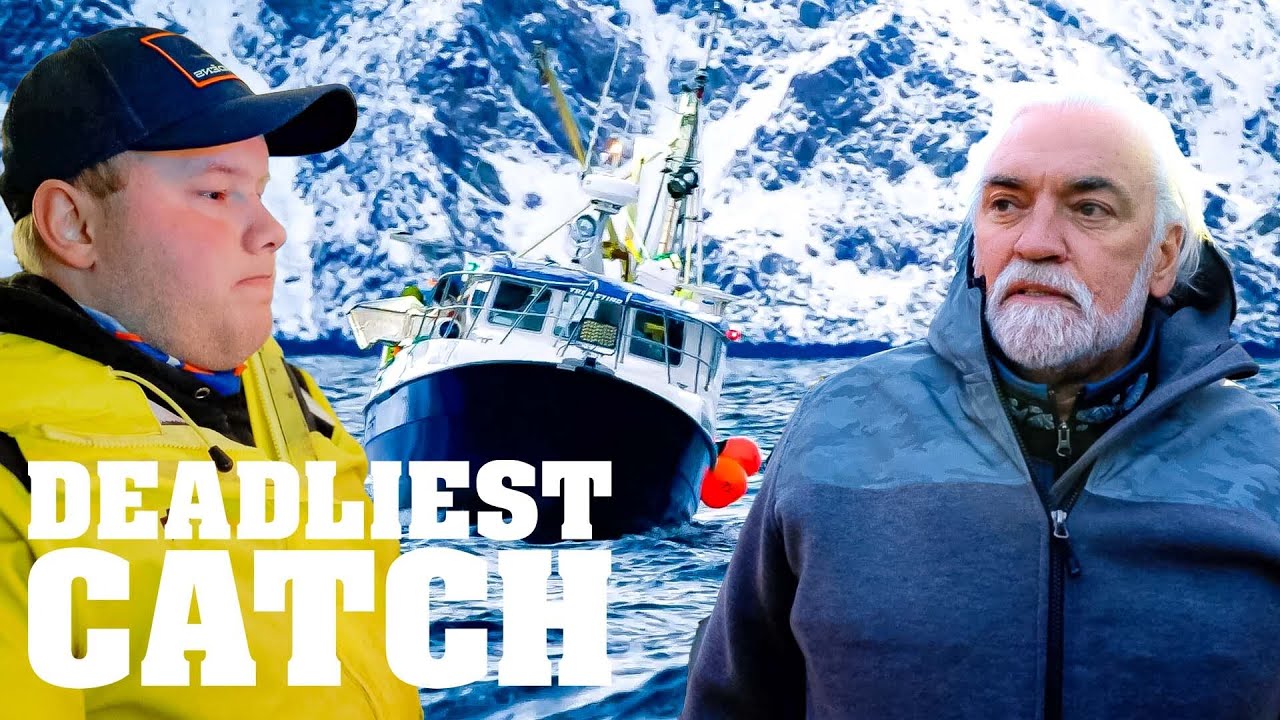 Wild Bill's Boat Gets Stuck Near Jagged Rocks! | Deadliest Catch
