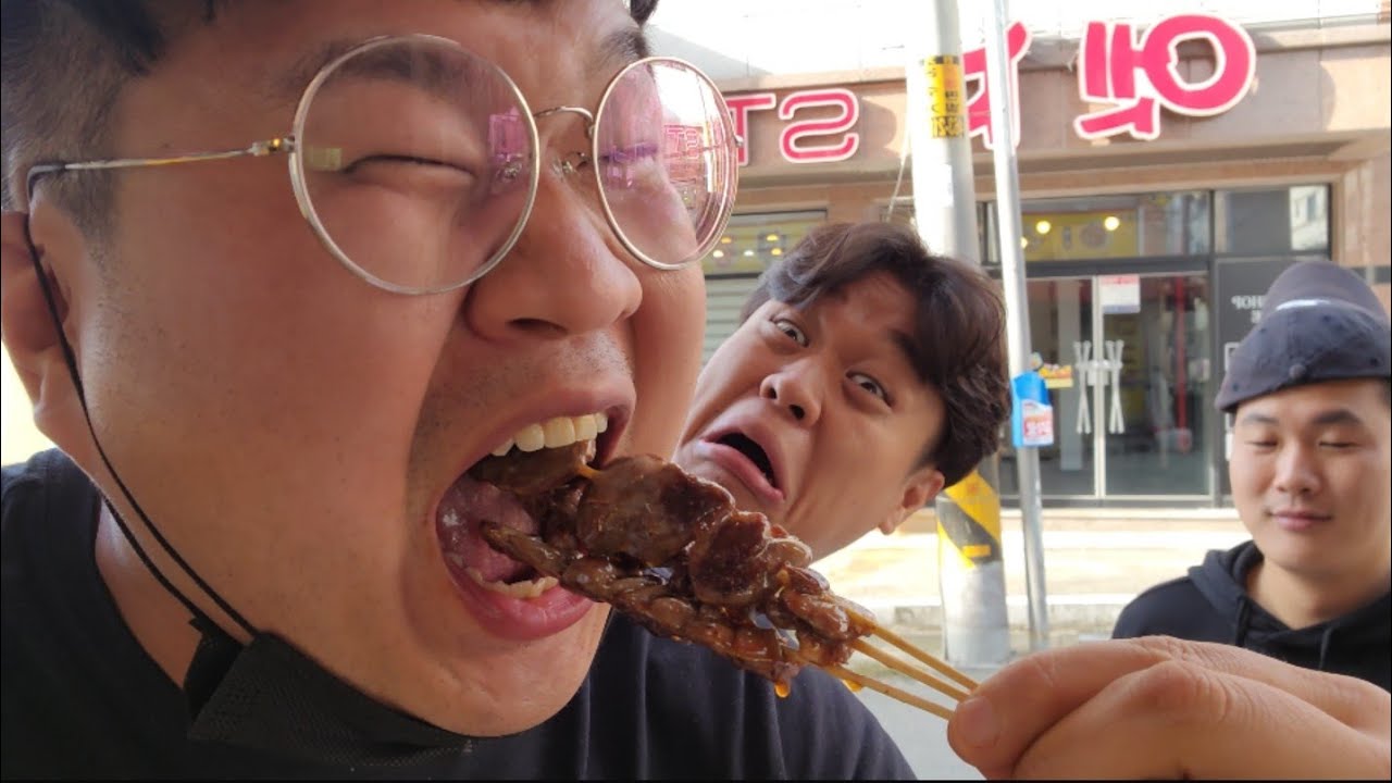 나약하게 염통꼬지100개+분식집+튀우김 먹방. Mukbang