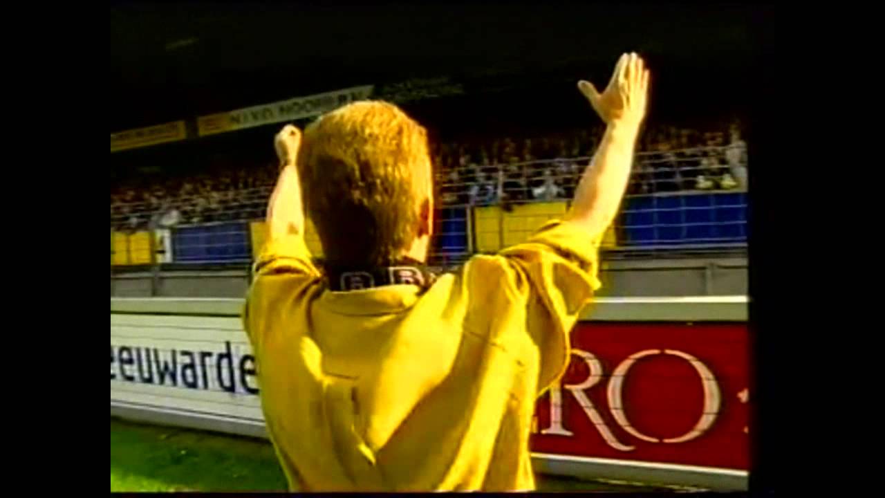 Johnny de Vries - S.C. Cambuur Komt Er Aan !! (Officiële Clip)