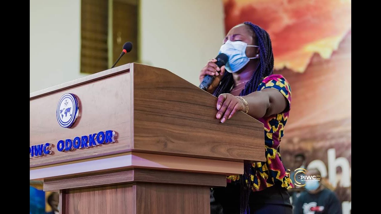 NAANA AKYINBA spirit filled worship @ PIWC Odorkor 10th Anniversary launch