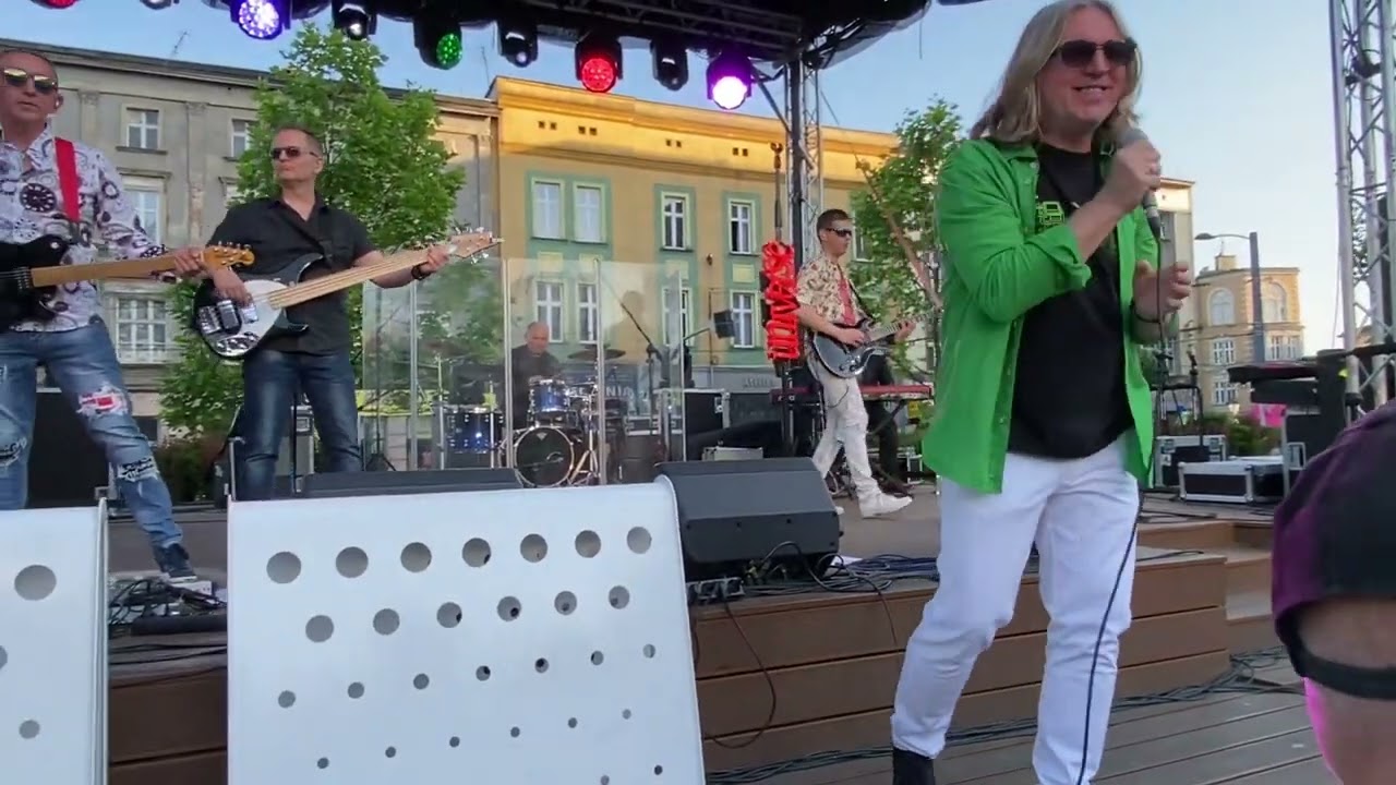 Universe  🎵W perły zmienić deszcz🎵 - Chorzów Rynek - 04.06.2023