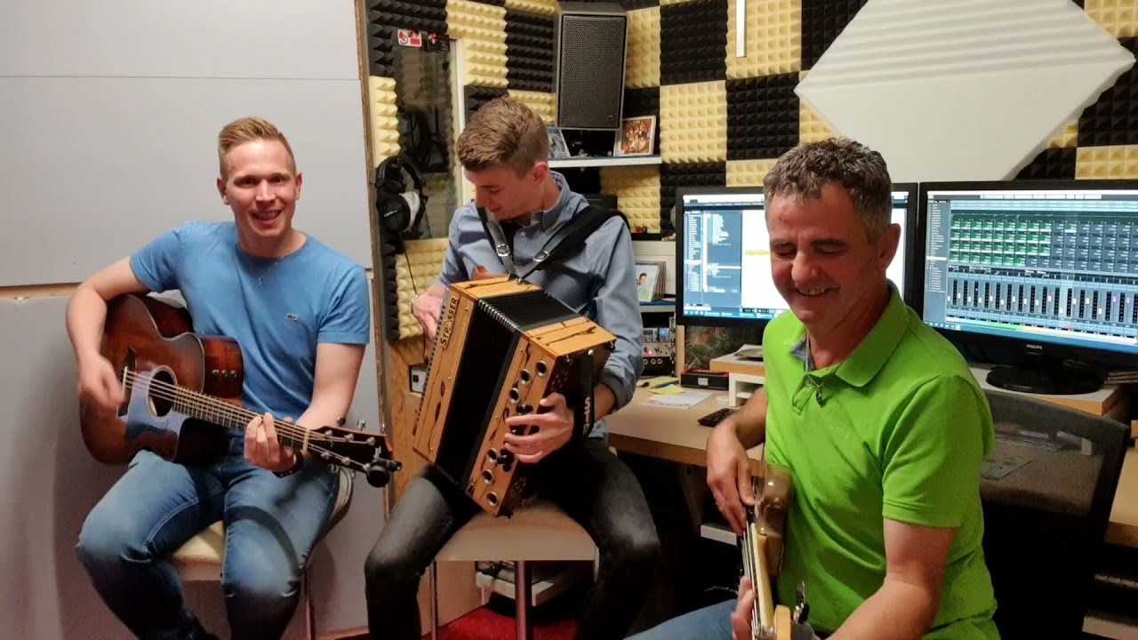 Lockerungs-Songs mit Johannes Niggl und seinem Papa Gerhard