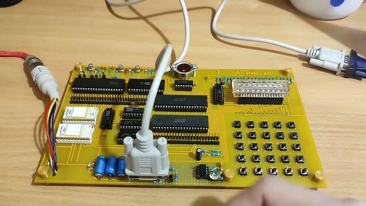 Tesla PMI-80, interfacing and loading programs