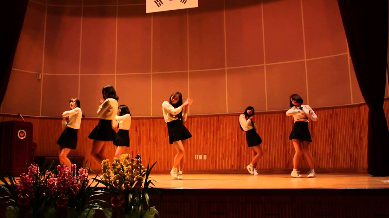 2015 풍산중 졸업식 축하공연 3학년 여자댄동 [ 여자친구_시간을 달려서 ]