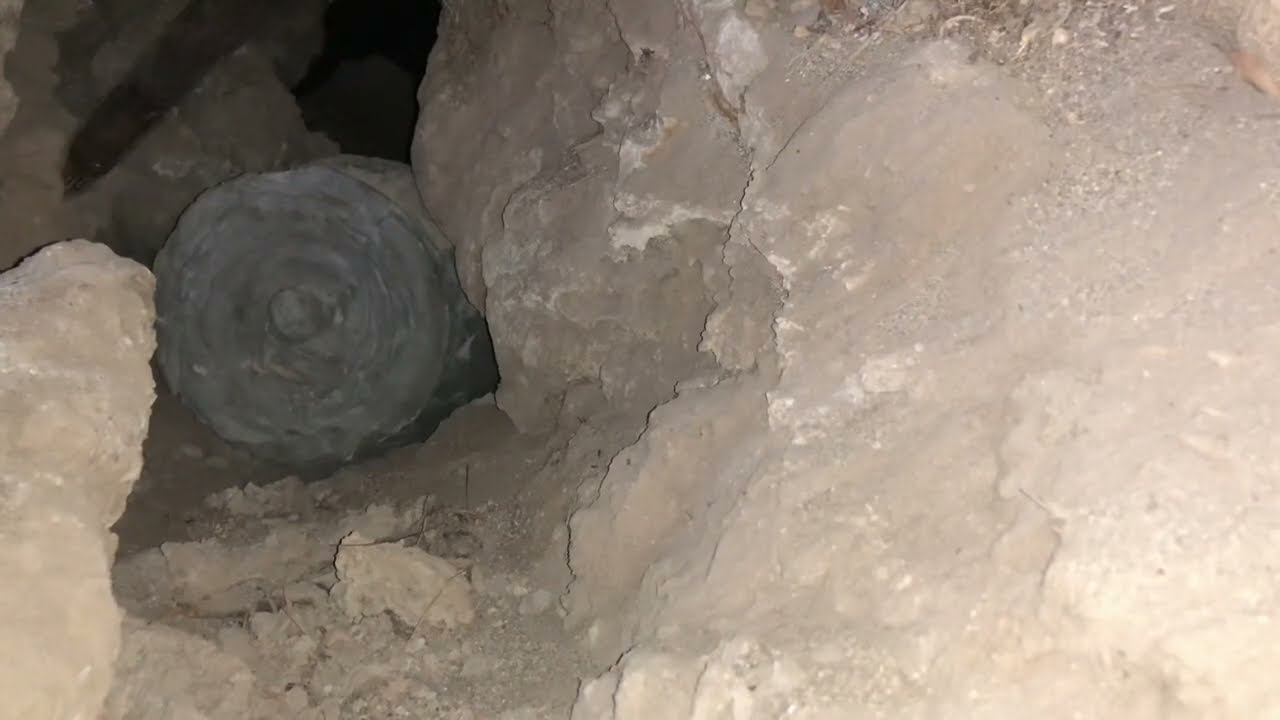 فتح مدخل كهف بمساعدة إشارة المثلث متساوي الساقين/treasure Hunter/recherche de trésor/إستخراج الكنوز