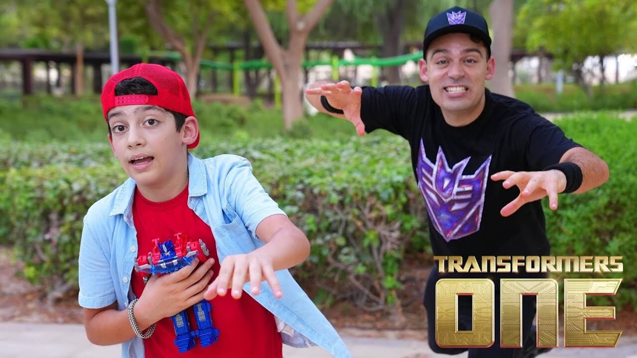 Petualangan Epik Jason dan Alex dengan Transformers Optimus Prime