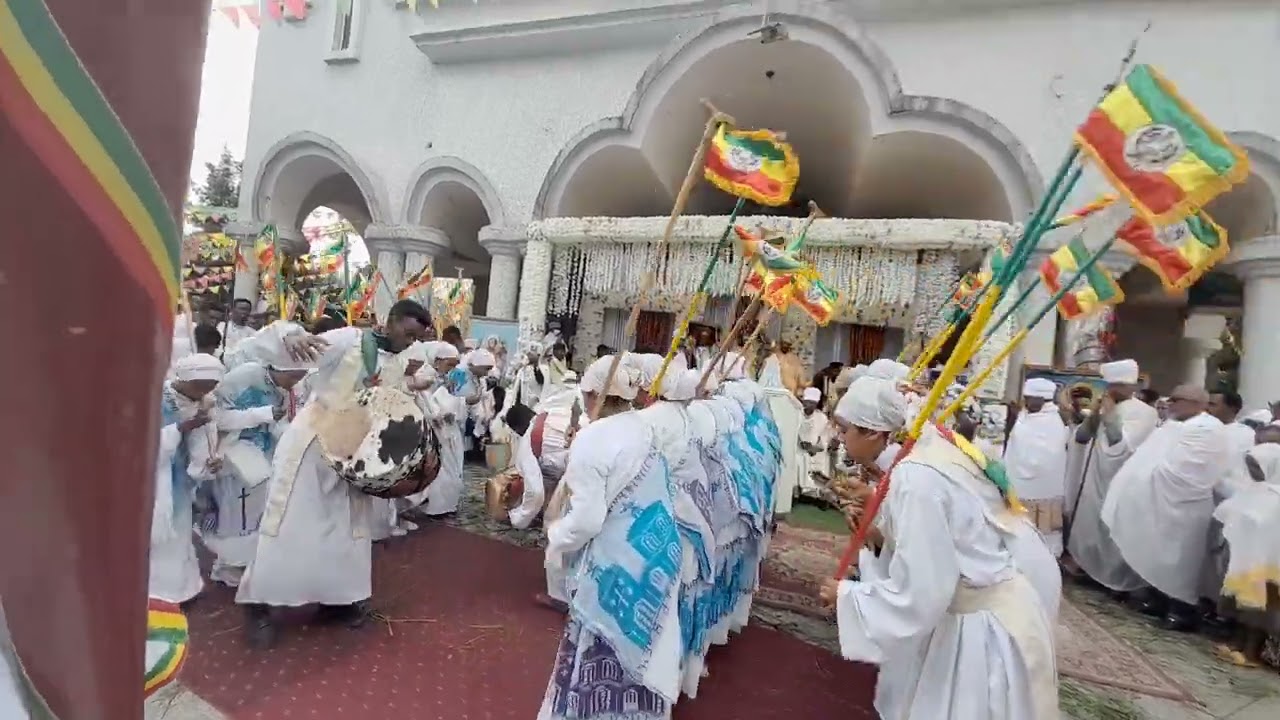 ድንቅ የቆሜ አጫበር ወረብ በመጥፋት ላይ የነበረው ልዩ ያሬዳዊ ዜማ በቅዱስ ገብርኤል የንግስ በዐል ለይ የቀረበ