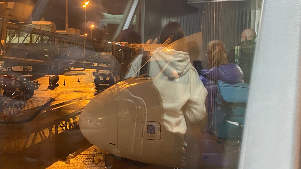 | TRIP REPORT | Barcelona to Prague with Vueling!